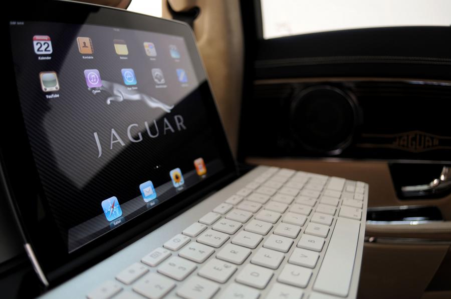  Jaguar XJ by Startech 2011 года  (фото 7 из 48)